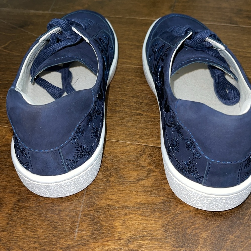 Johnny Was “Bianca” Sneaker - Picture 4 of 7